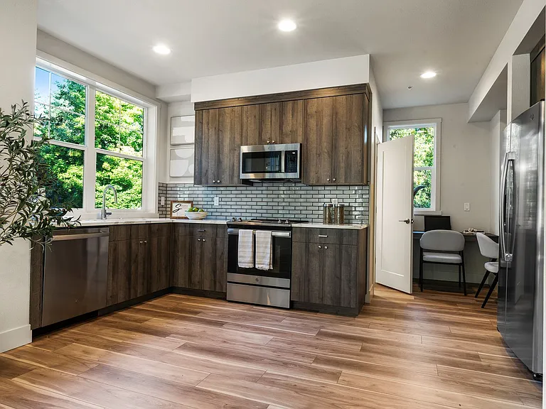 PUSC03 - Quarry Commons — Photo 9
