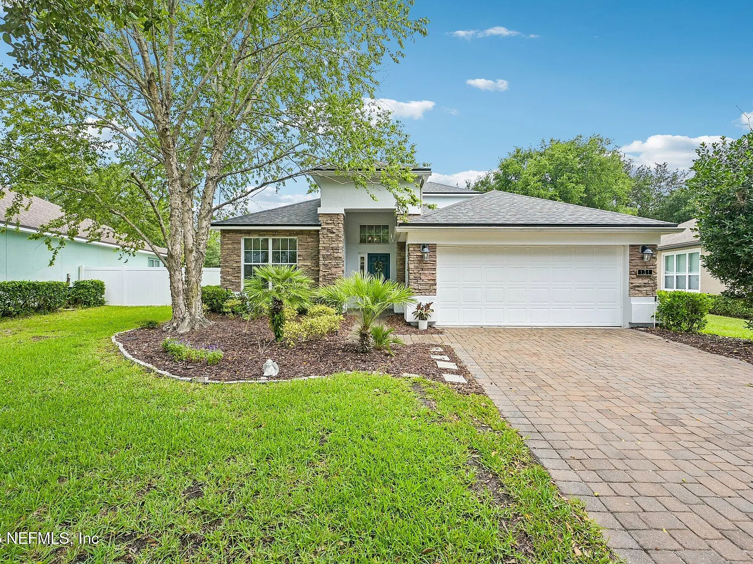 4 bed, 3.0 bath, 2490 sqft, $4,200 — Photo 1