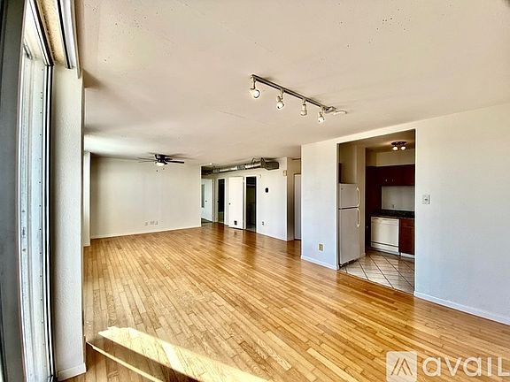 4th image of 715 S Upper Broadway St APT 504