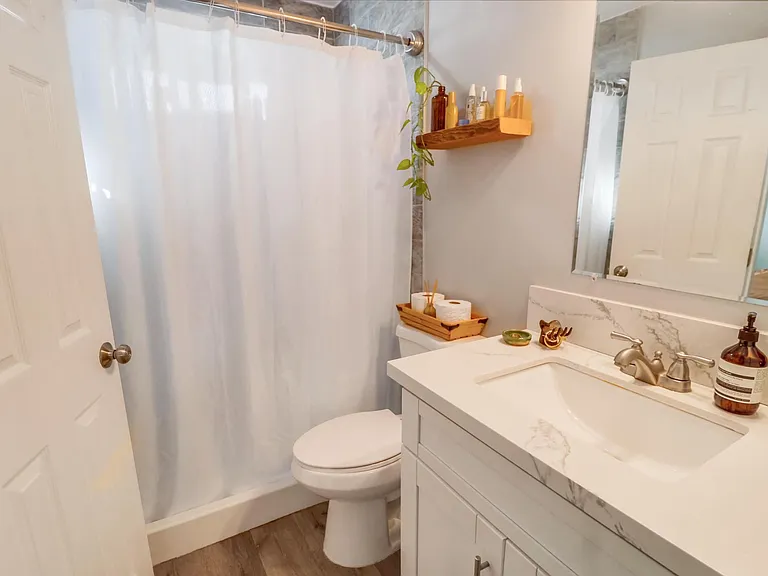 1331 East Ln #2 — Photo 5