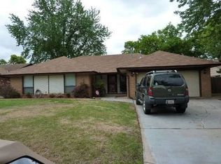 2412 Appleway St, Edmond, OK 73013