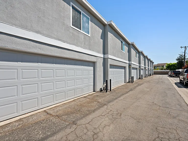 Village Townhomes — Photo 5