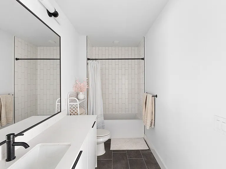 2500 Longview St #202 — Photo 28