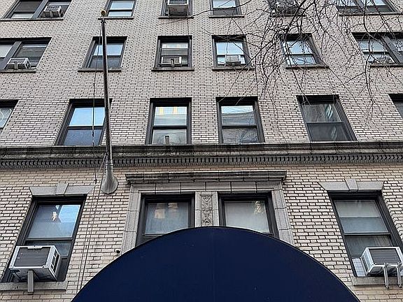 2nd image of 142 E 49th St APT 8A
