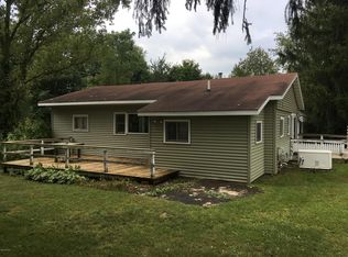 7737 Woodland Rd, Lake Odessa, MI 48849