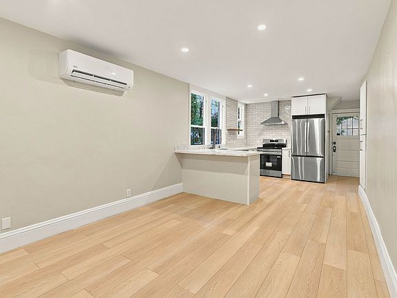 4th image of 4170 17th St APT 104