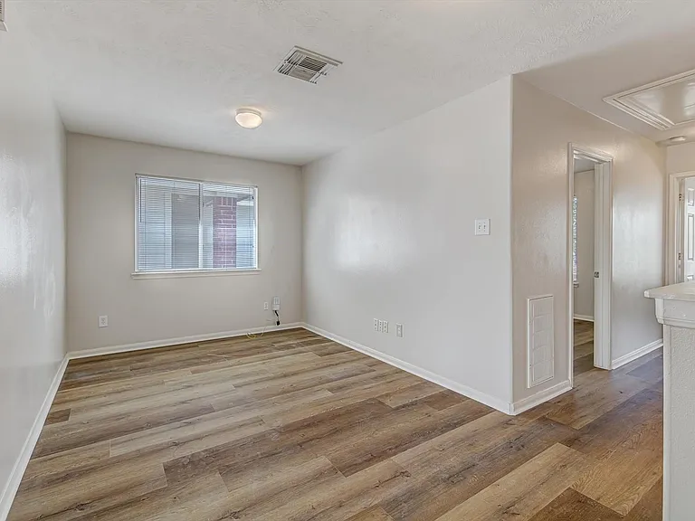 13983 Maximos Dr — Photo 14