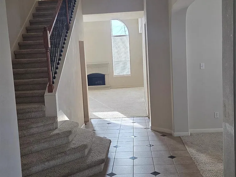 2103 Trinity Manor Ln — Photo 27