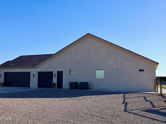 5th image of 550 S LINDEN Place