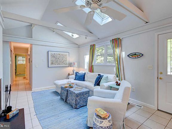 2nd image of 32878 Spruce Ct
