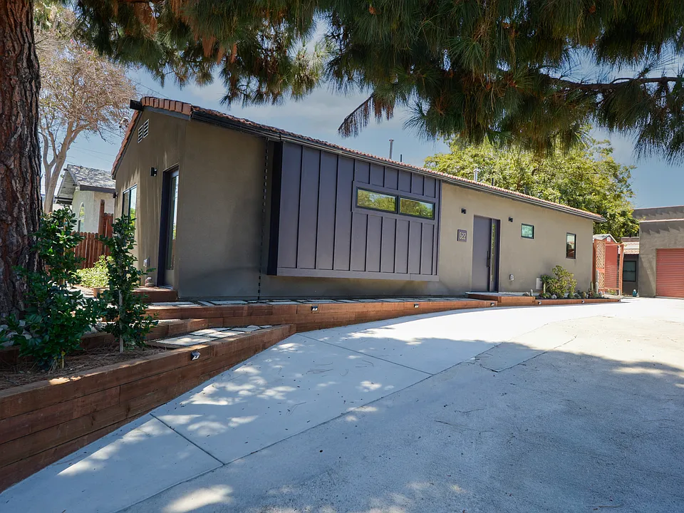622 Isabel St