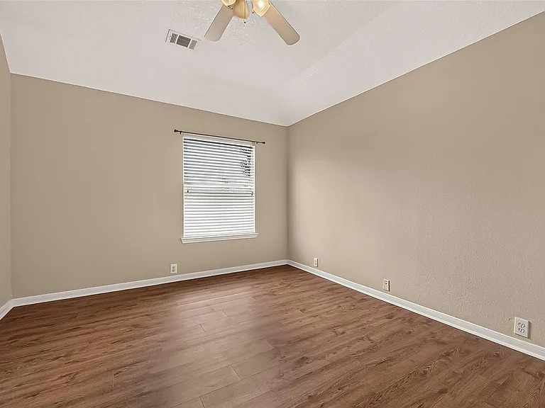 11218 Timbertree Ln — Photo 30