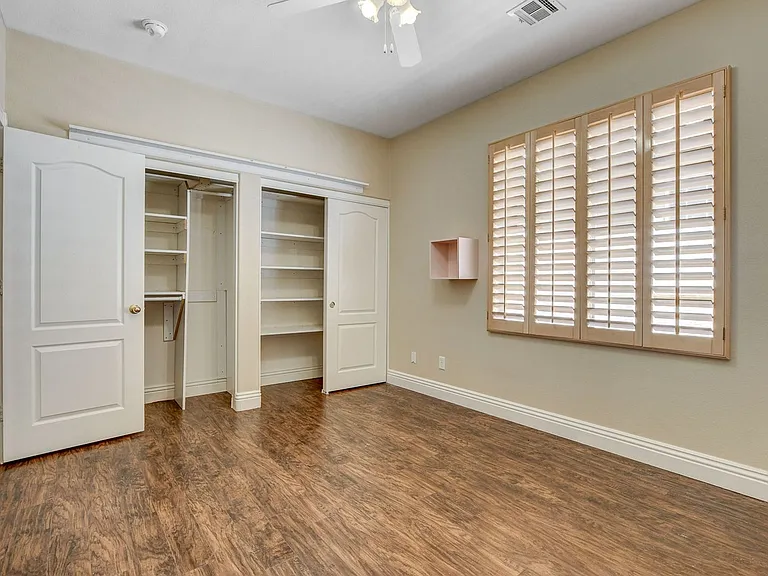 408 Silver Prairie Ct — Photo 46