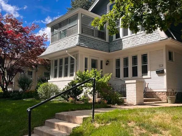 7916 Gridley Ave, Wauwatosa, WI 53213