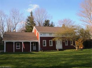 185 Willow Ln, Chagrin Falls, OH 44022