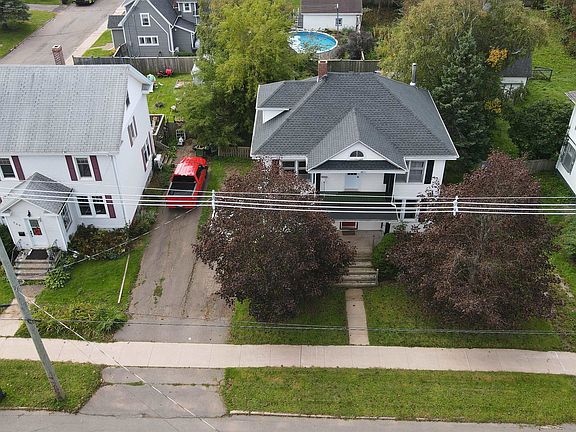 3rd image of 364 Beaver St