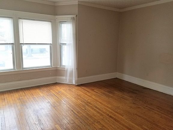 4th image of 857 Harvard St #857