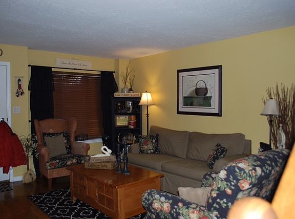 3rd image of 303 Malvine Ave