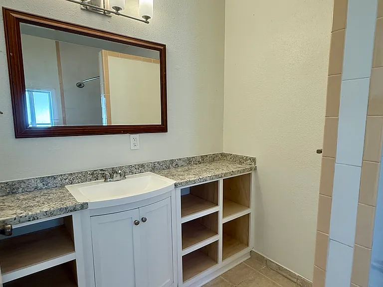 1311 Cahill Ave #B — Photo 8