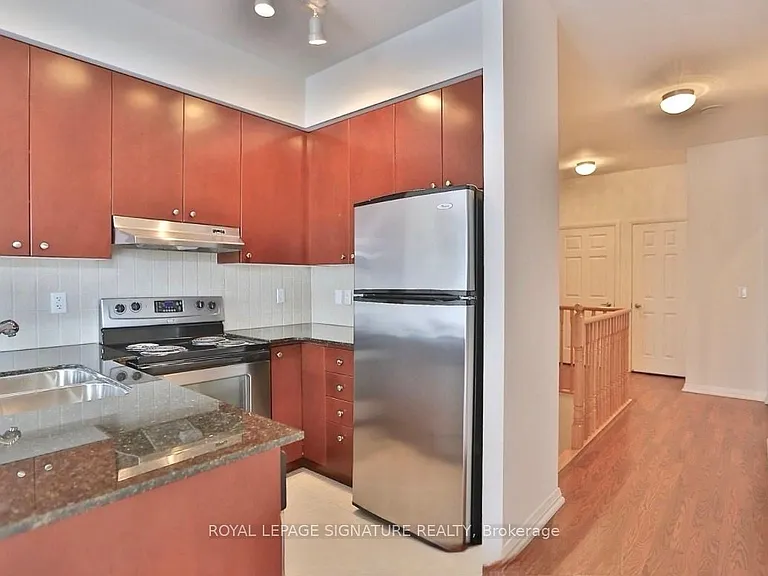 220 Forum Dr #Townhouse 105 — Photo 8