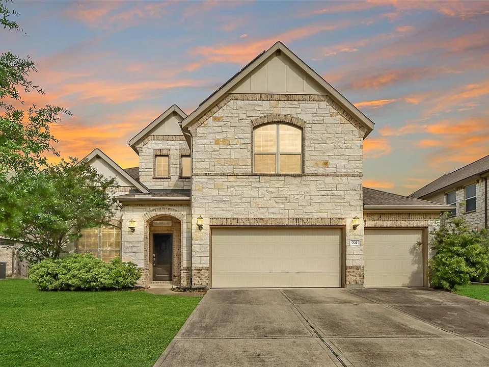 702 S Galley Dr