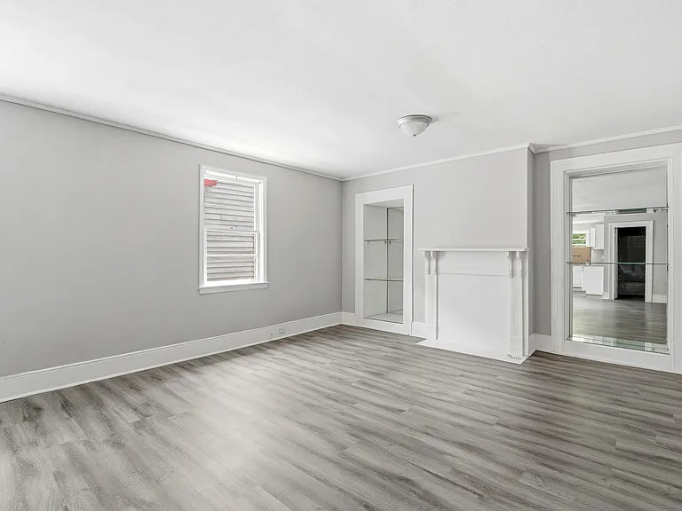 925 Elm St — Photo 18