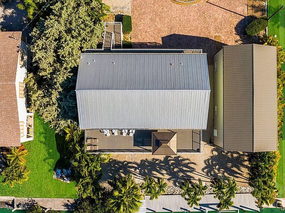 4th image of 415 Sombrero Beach Rd