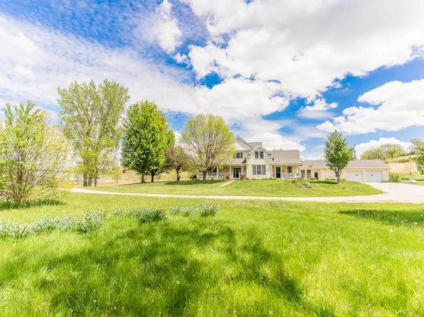 2048 Horse Creek Rd, Sidney, IA 51652