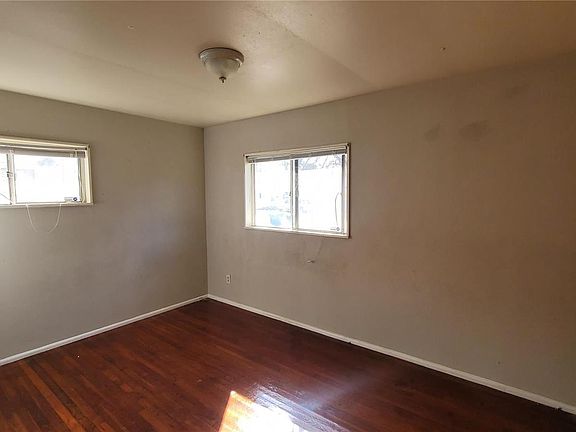 5th image of 10536 Duke Dr