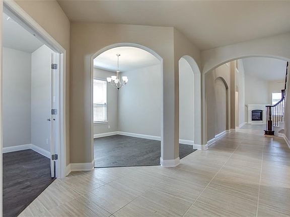 4th image of 800 Wilmington Ln