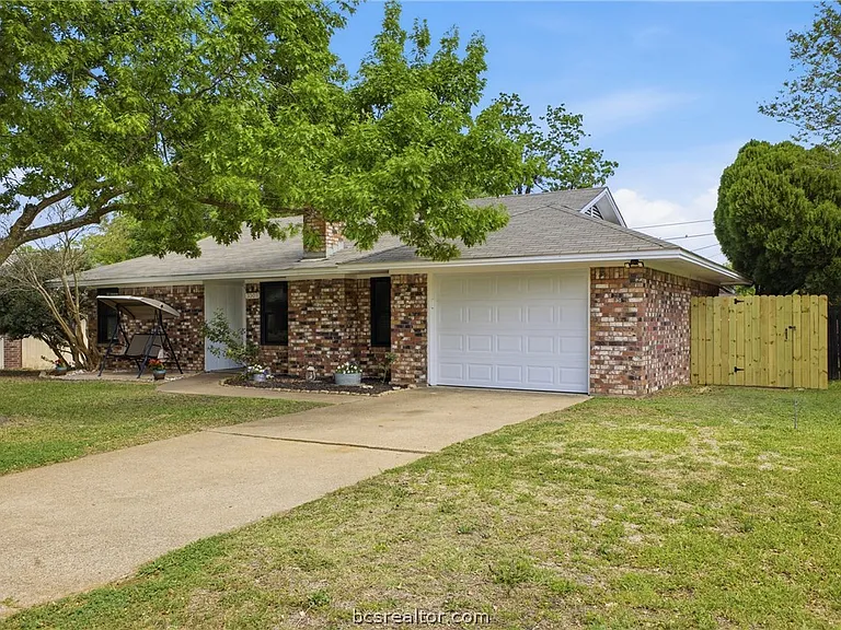3303 Wildrye Dr — Photo 3