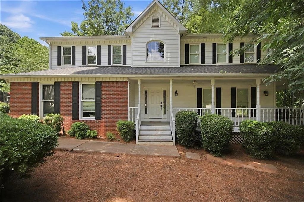 5 bed, 2.5 bath, 3862 sqft, $2,900 — Photo 1