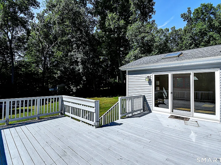 58 Elizabeth Dr — Photo 28