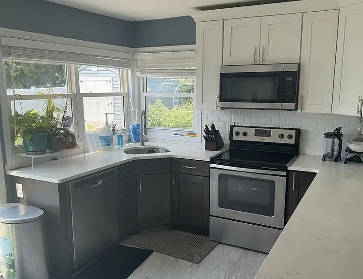 4 Patricia Ln — Photo 6