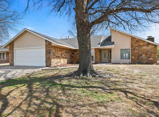 708 S David Ln, Muskogee, OK 74403