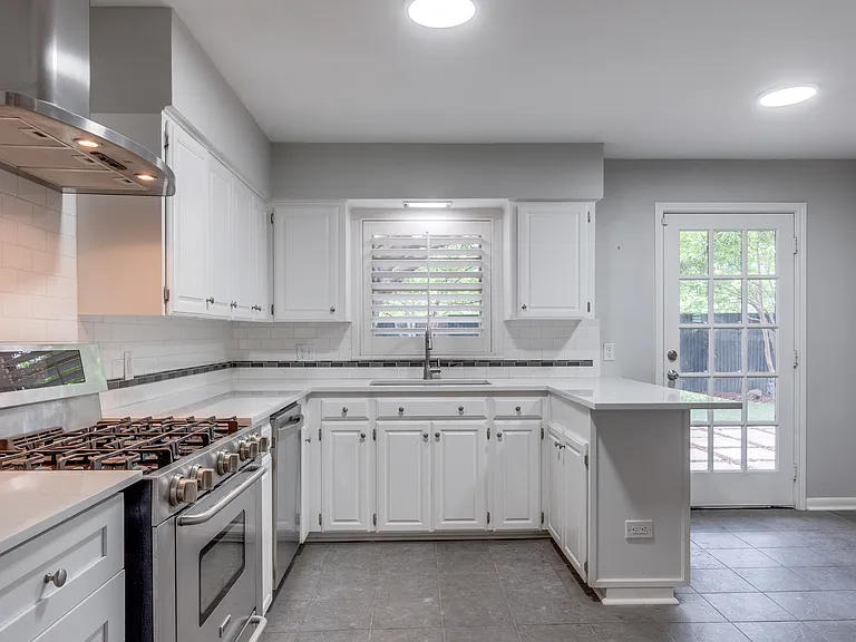 5919 Elderwood Dr — Photo 8