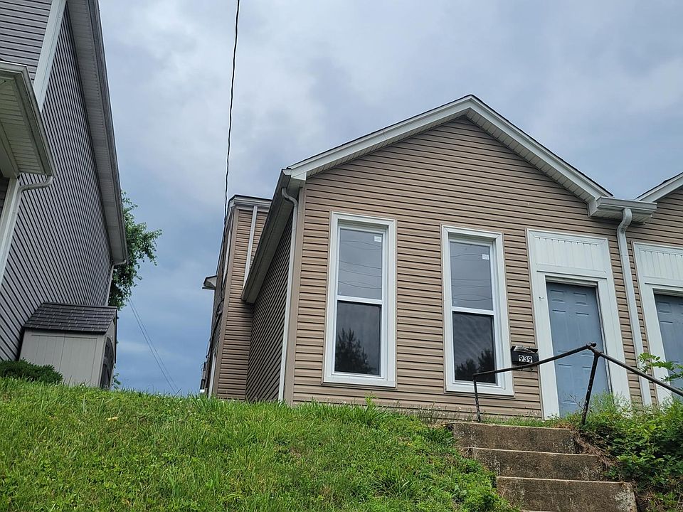 1st image of 939 Ash St