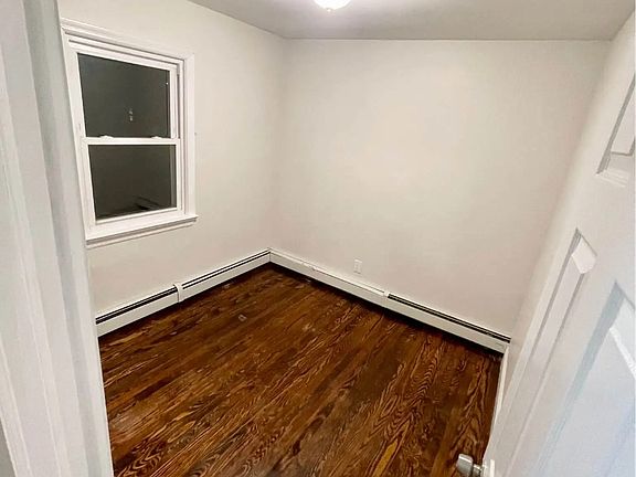 4th image of 380 S 6th St Floor 2