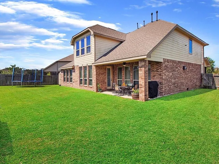 18002 Heartsong Dr — Photo 38