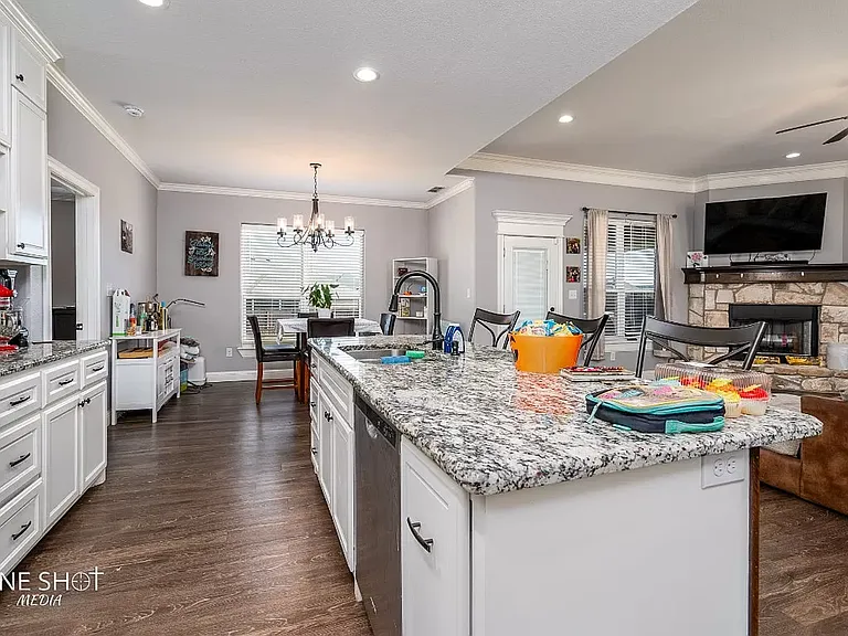 6609 Summerwood Trl — Photo 10