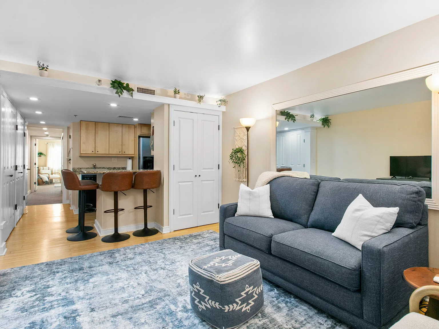 1 bed, 596 sqft, $1,850 — Photo 2
