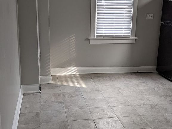 4th image of 2507 N Lotus Ave