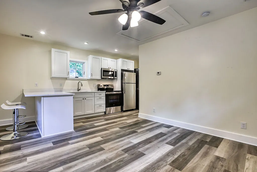Photo 2 of 15 - 521 E 45th St #ADU - Savannah, GA Building Photo - 521 E 45th St #ADU