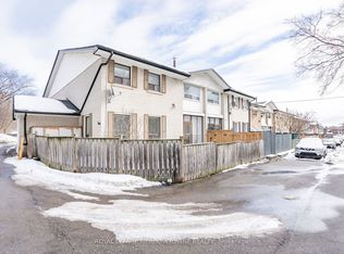 61 Ardglen Dr #19, Brampton, ON L6W 1V1