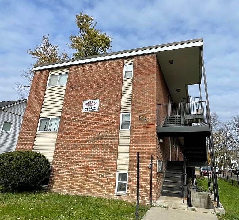 1st image of 512 Washtenaw Ave APT 11