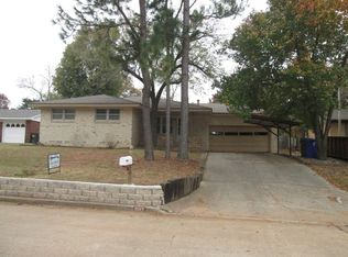 902 Hardin Dr, Norman, OK 73072