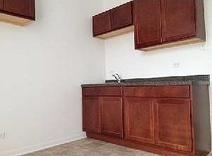 4th image of 606 E 71st St APT 1E