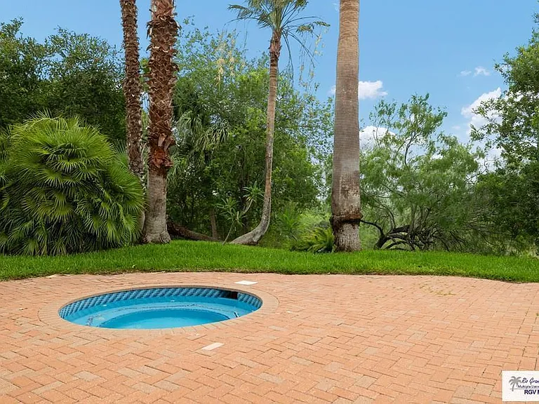3201 Lazy Lake Dr — Photo 43