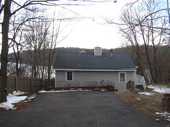 3rd image of 38 Hudson Dr
