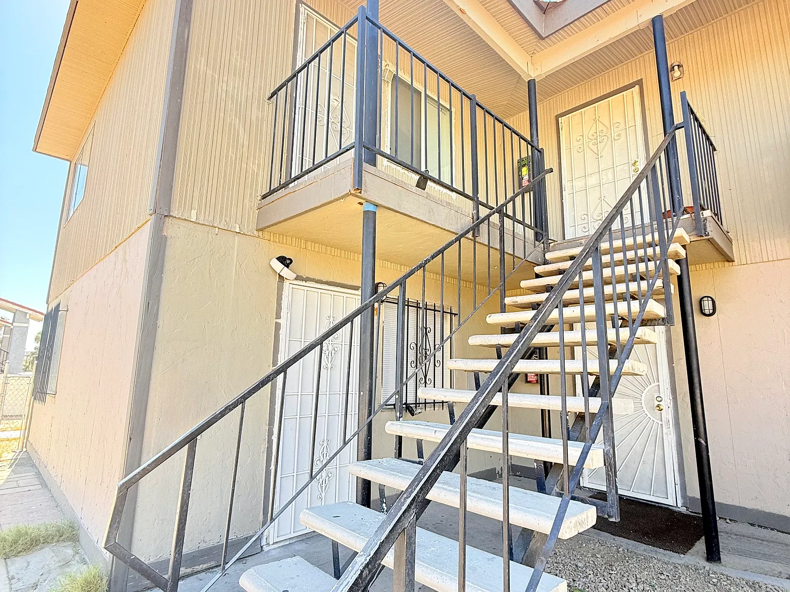 2 bed, 958 sqft, $1,350 — Photo 2